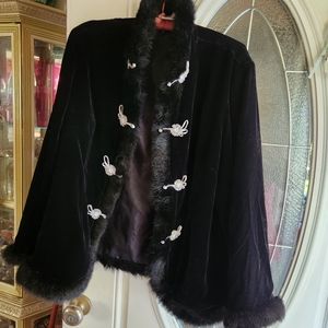 Womens soft black jacket size Large Silk Club. Very Good vintage condition!